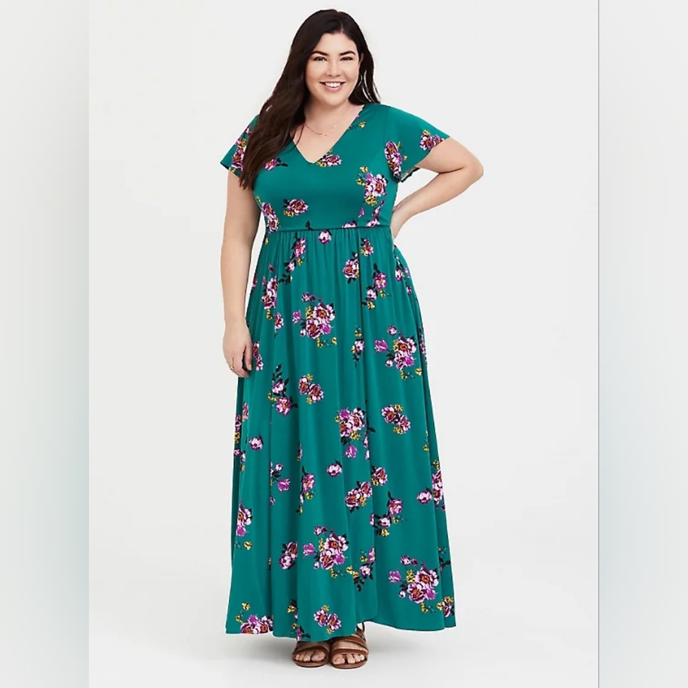 Torrid size: 3 GREEN FLORAL CHALLIS MAXI DRESS